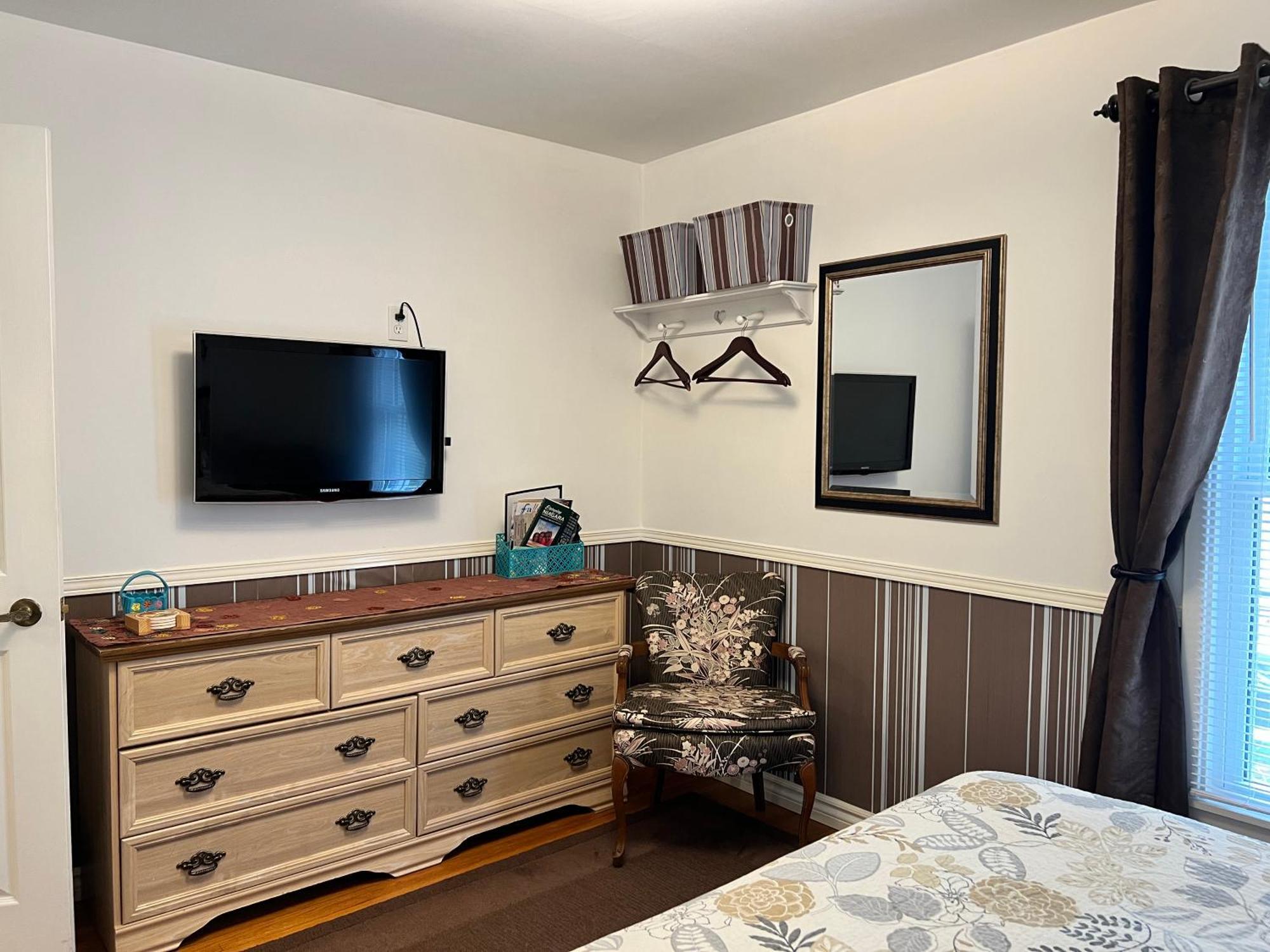 Cozy House B&B Ниагара-Фолс Экстерьер фото