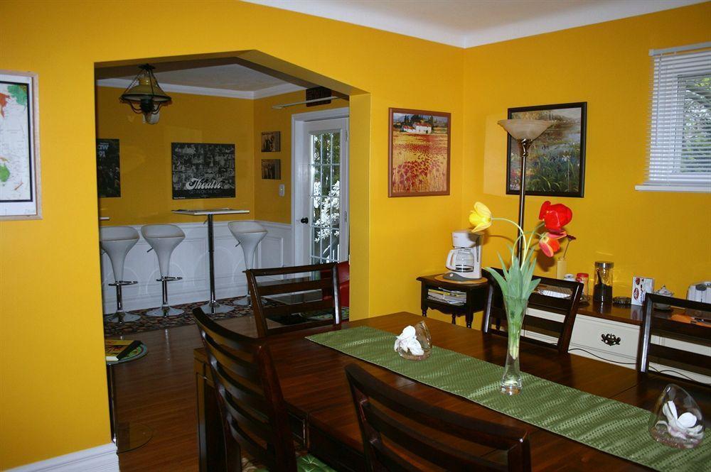 Cozy House B&B Ниагара-Фолс Экстерьер фото