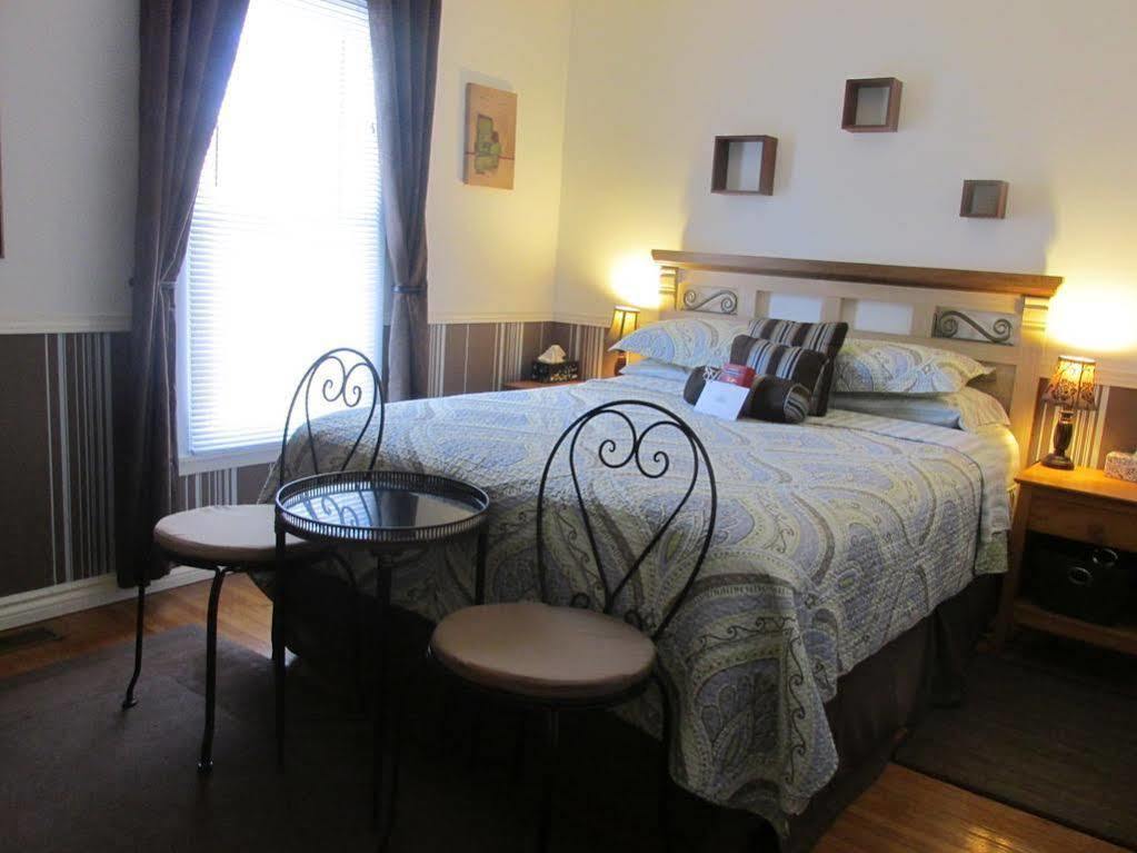Cozy House B&B Ниагара-Фолс Экстерьер фото